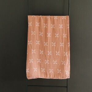 NWT Mebie Baby “Just Peachy” Muslin Swaddle